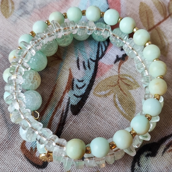 Talbot's Beaded Stone and Plastic Memory Wire Mint Green Mottled Clear NWOT - Picture 2 of 11